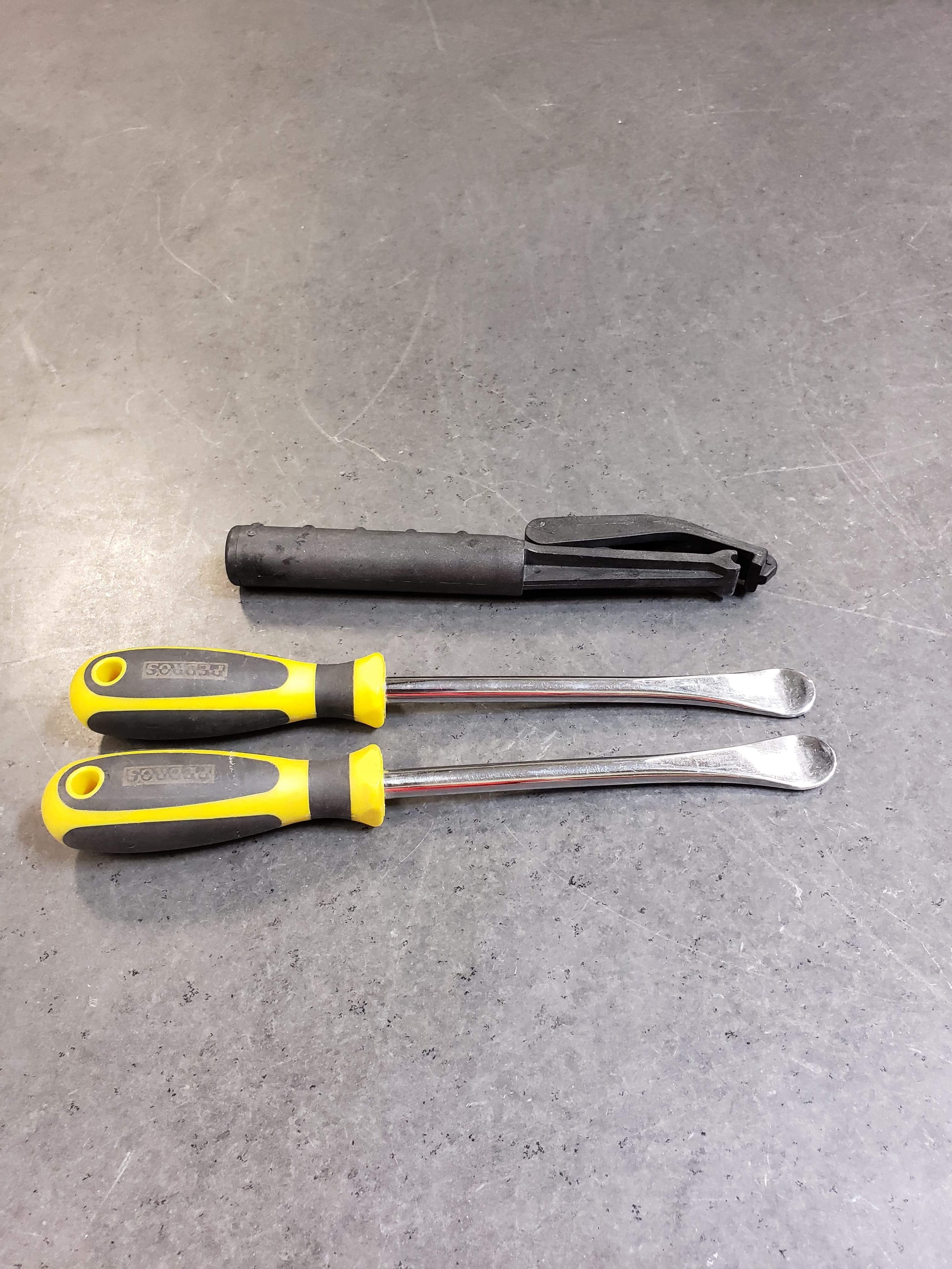 Tire Changing Tool Kit Main image